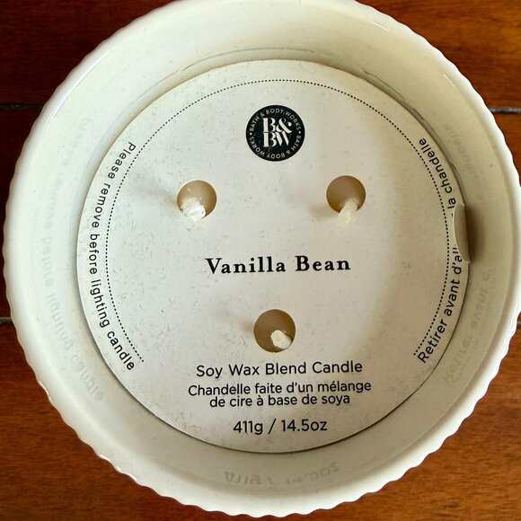 NEW VANILLA BEAN 3-Wick 14.5oz Ceramic Candle Bath & Body Works - Picture 2 of 3